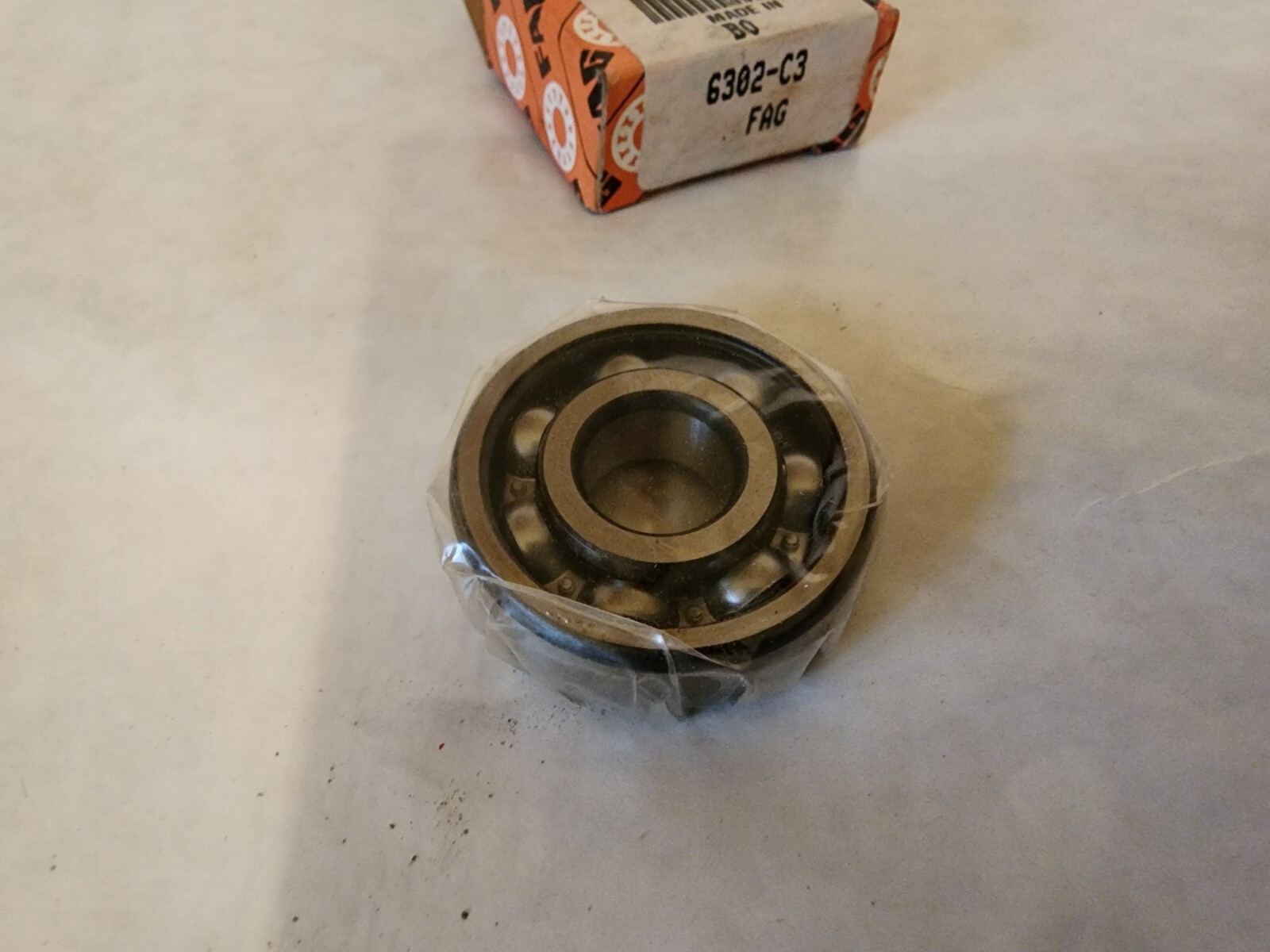 FAG 6302-C3 Deep Groove Ball Bearing Unshielded 42MM x 15MM x 13MM