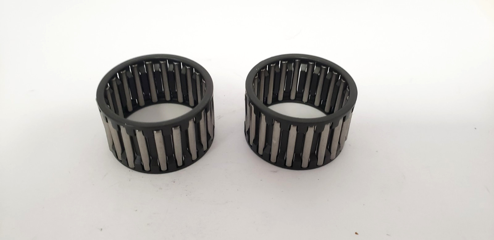 32.50mm x 37.60mm x 22.65mm METAL CAGED NEEDLE ROLLER BEARING (LOT OF 2) NNB