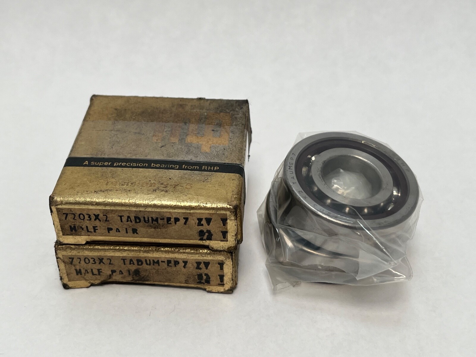 RHP 7203CTDUMP4 Angular Bearing 17x40x12 mm 7203C 7203-C-T-DUM-P4 England