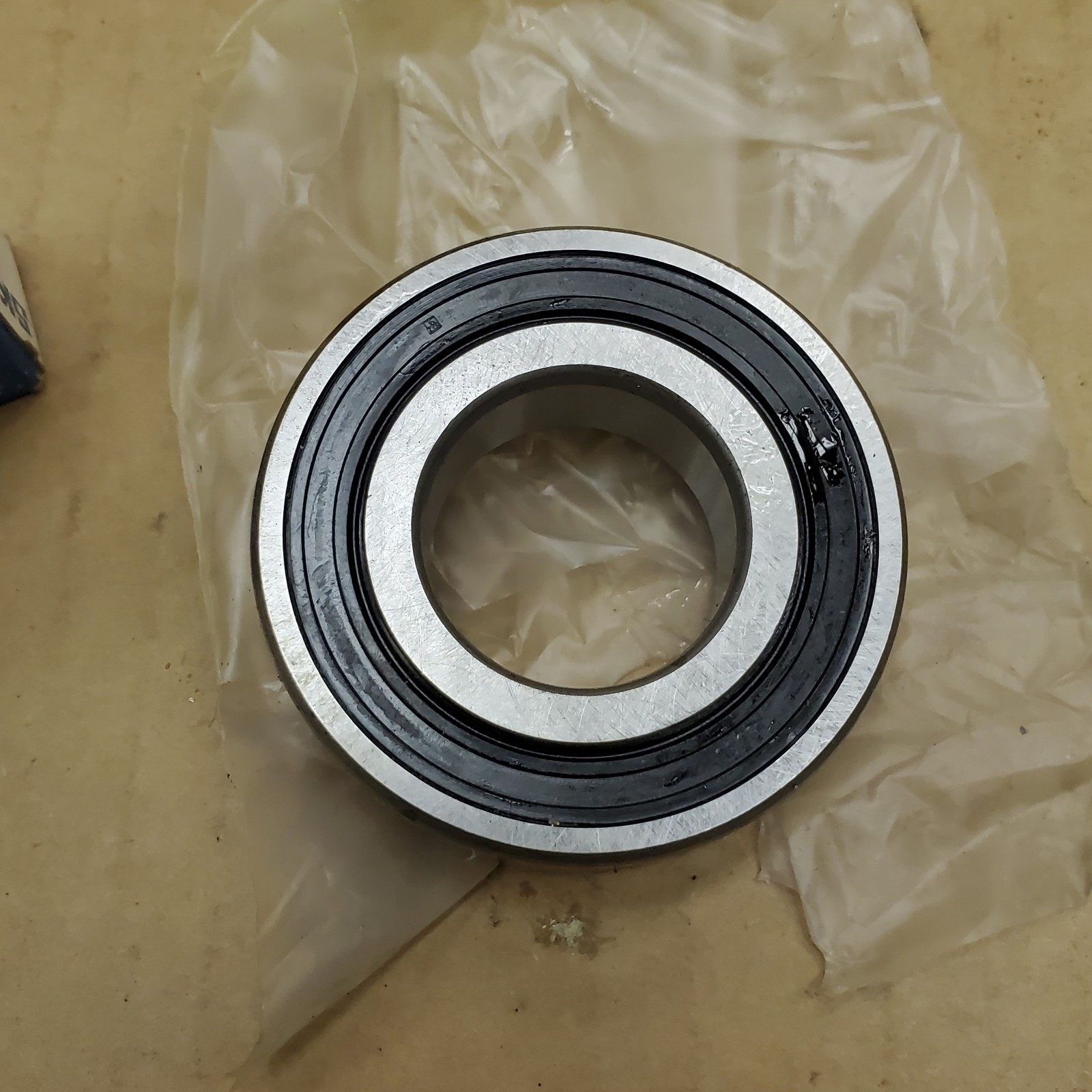 SKF Explorer 6205 2RSJEM Ball Roller Bearing Double Rubber Seal – NEW
