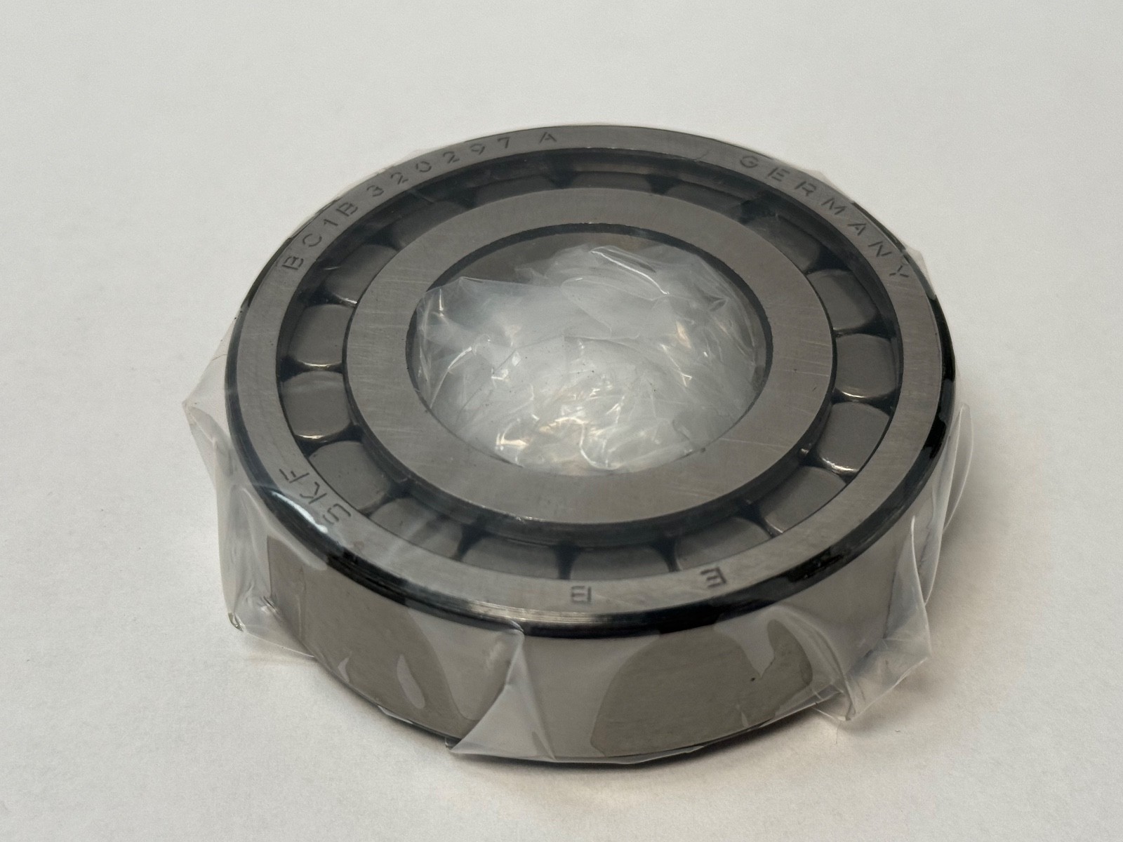 SKF BC1B-320297-A Cylindrical Bearing RU1570UM BC1B320297A 35x72x20.6 mm