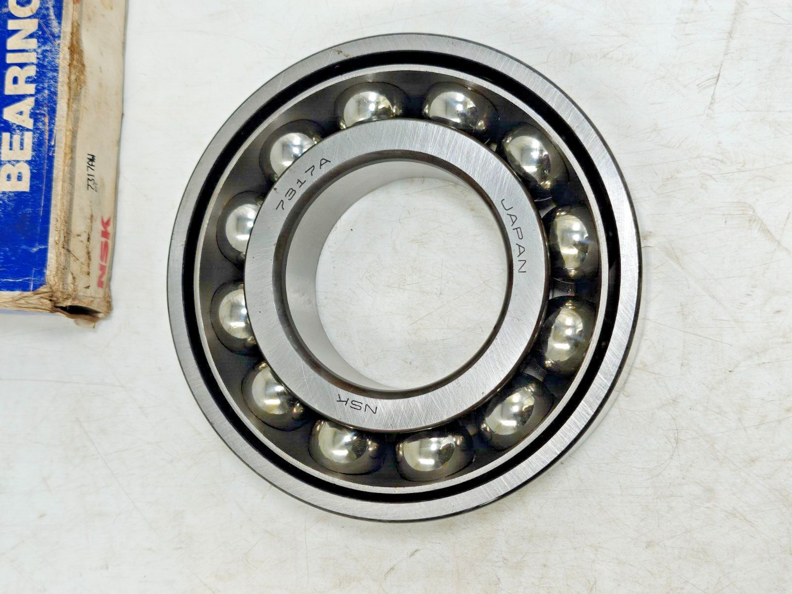 7317 AW NSK Angular Contact Ball Bearing 85x180x41mm Steel Cage 7317 A / 7317W