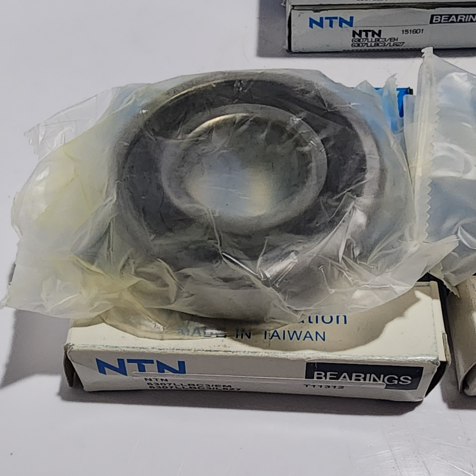 (4pc lot) NTN 6307 LLB C3/EM Deep Groove Ball Bearing, Rubber Sealed 35x80x21 mm