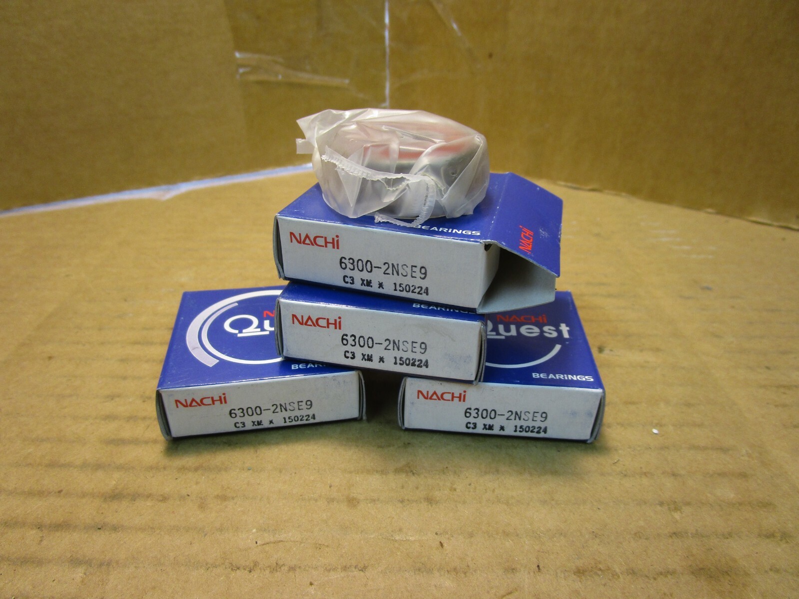 NEW LOT OF 4 NACHI SINGLE ROW BALL BEARING 6300-2NSE9 63002NSE9