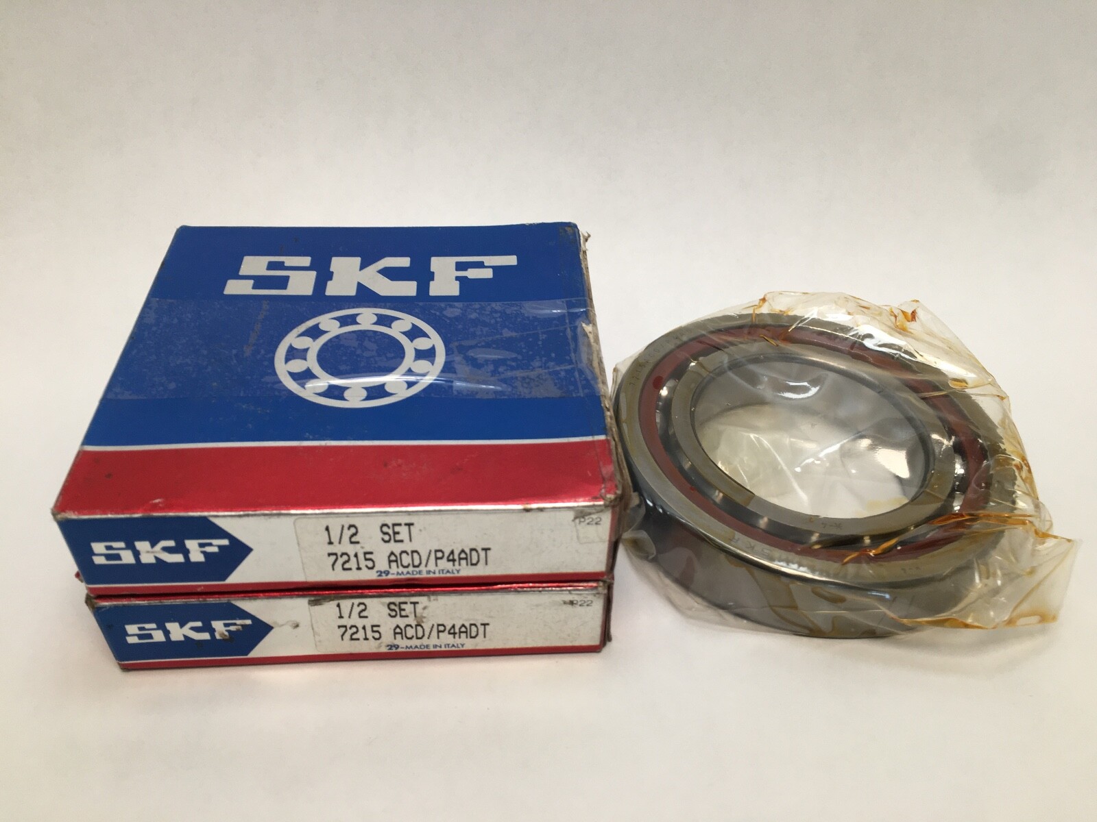 SKF 7215-ACD/P4ADT Angular Bearing 75x130x25 mm 7215-ACD-P4A-DT Italy 2 pcs