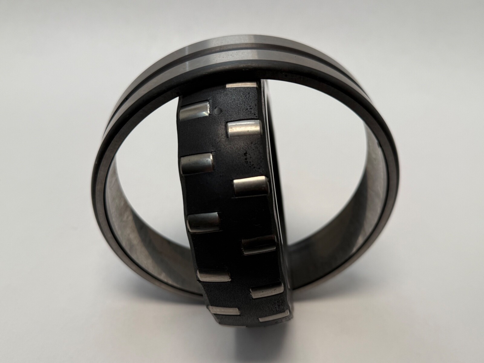 FAG 22216EAS.M.C3 Bearing 22216E 22216-E-A-S-M-C3-W33 80x140x33 mm