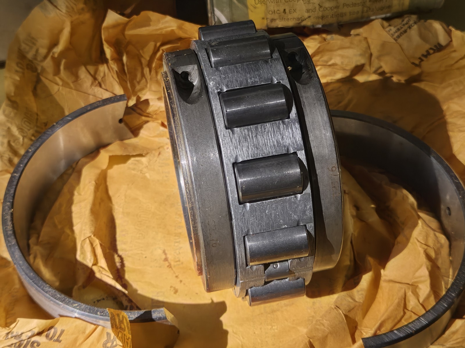 Cooper 01B215EX Split Roller Bearing 2-15/16″ Bore