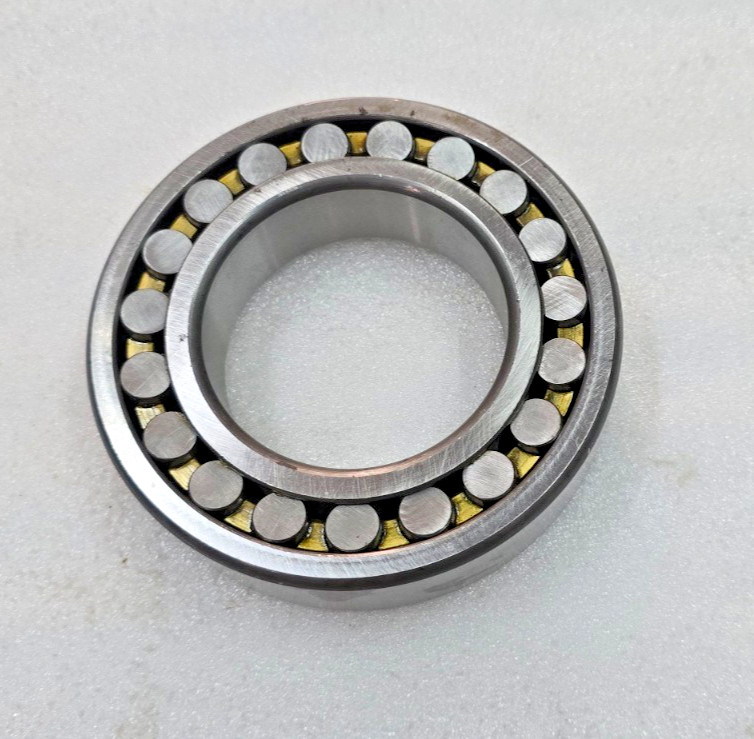 22216 M Spherical roller bearing 80x140x33mm NEW OPEN FLTN POLAND 22216M