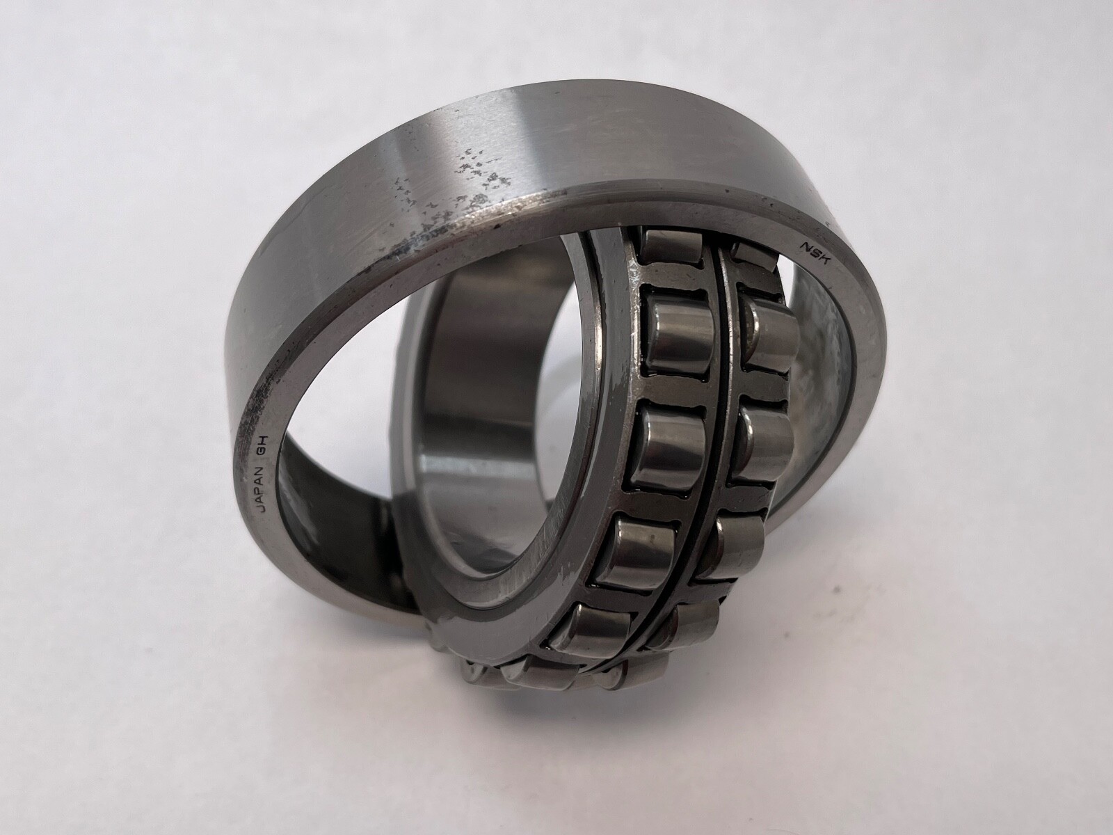 NSK 22212CD Bearing 60x110x28 mm 22212-CD 22212CJ 22212C Japan