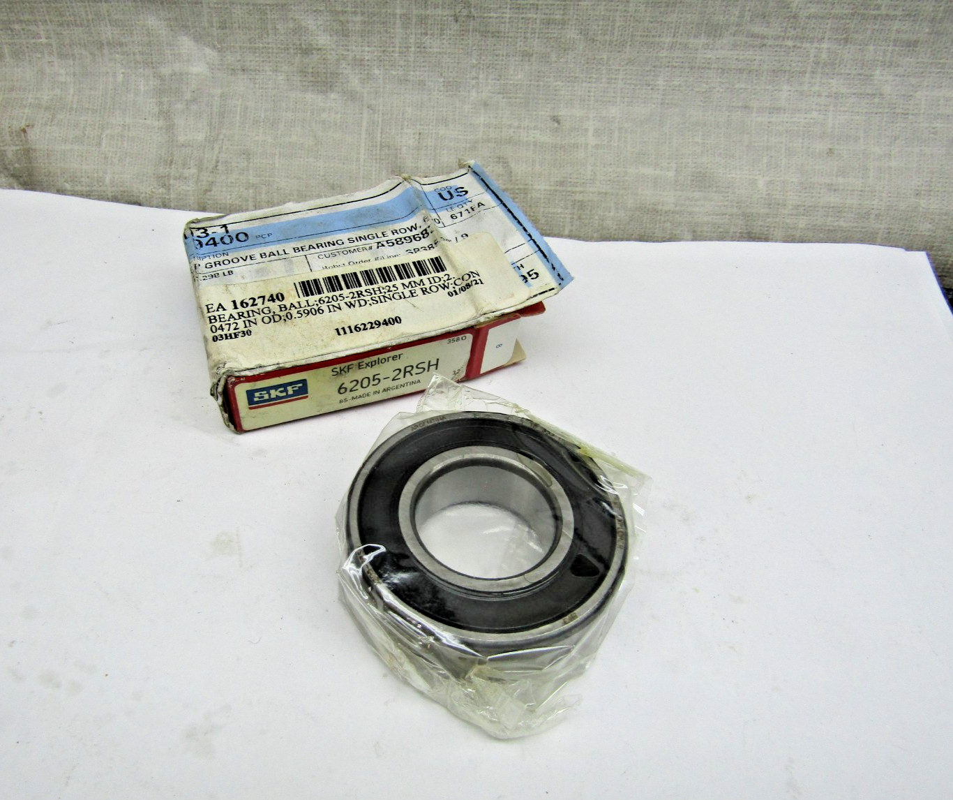 SKF 6205-2RSH 25mm x 52mm x 15mm Sealed Bearing
