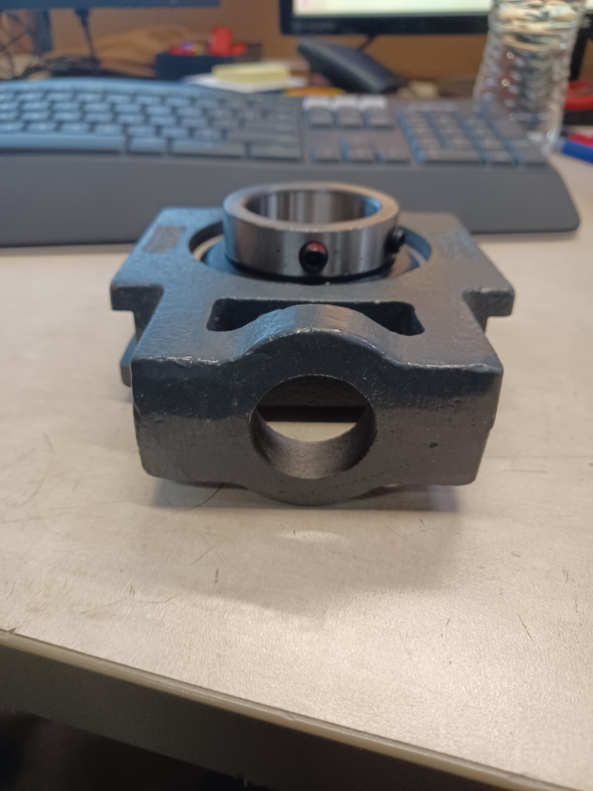 UC209-27 – Take-Up Housing Ball Bearing Unit, Insert Bearing PEER