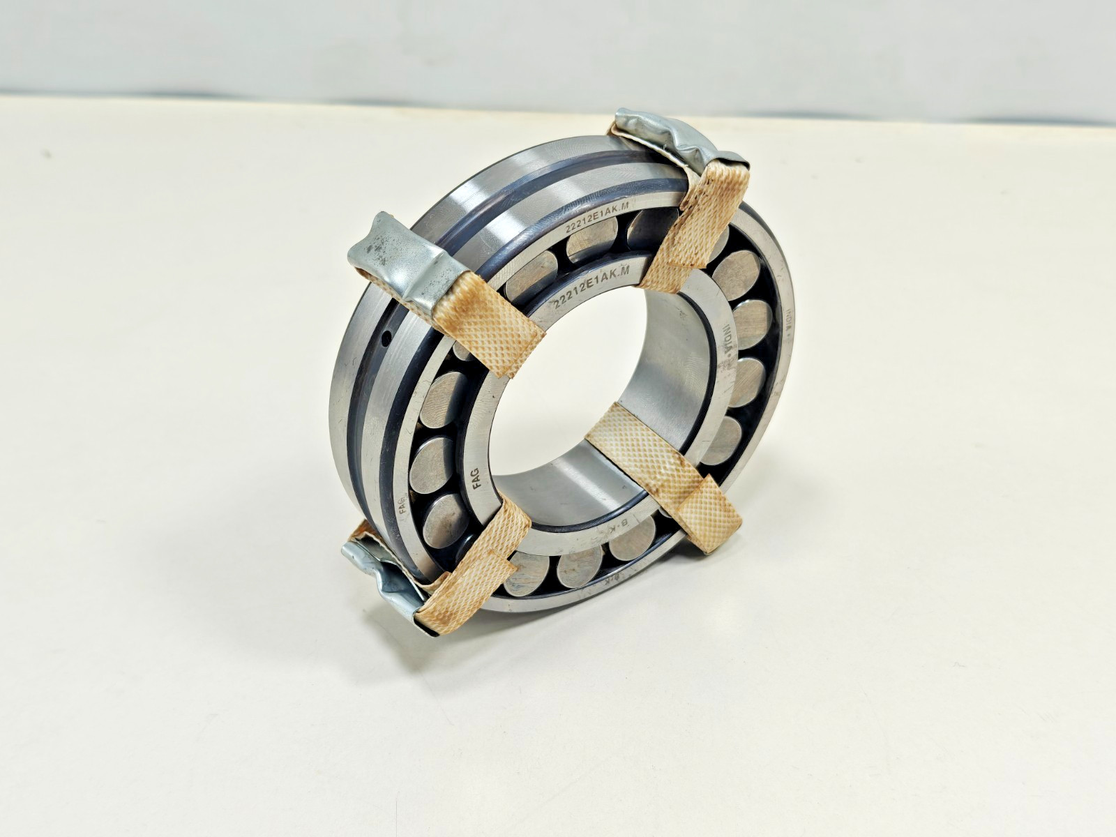 22212 E1AK.M FAG Spherical Roller Bearing FAG 22212 E1A-K-M Tapered Bore