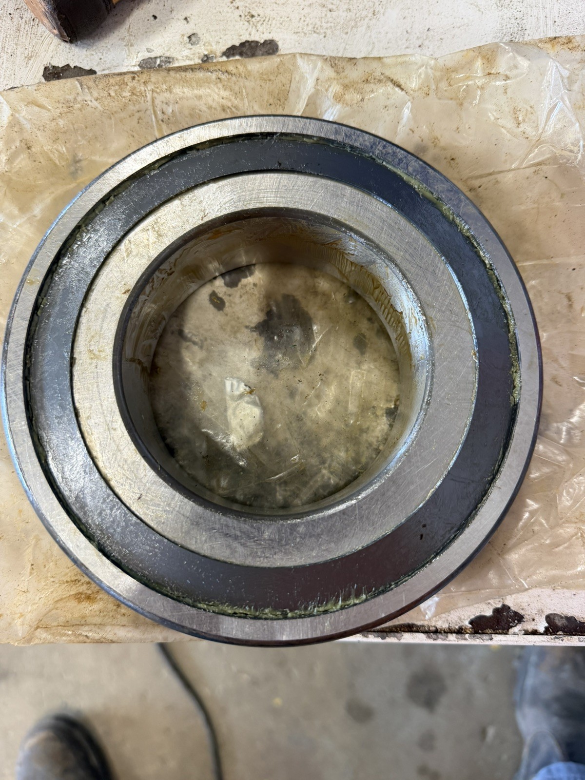 SB-22207-W33-SS McGILL Sphere-Rol Spherical Roller Bearing Double Side Shielded