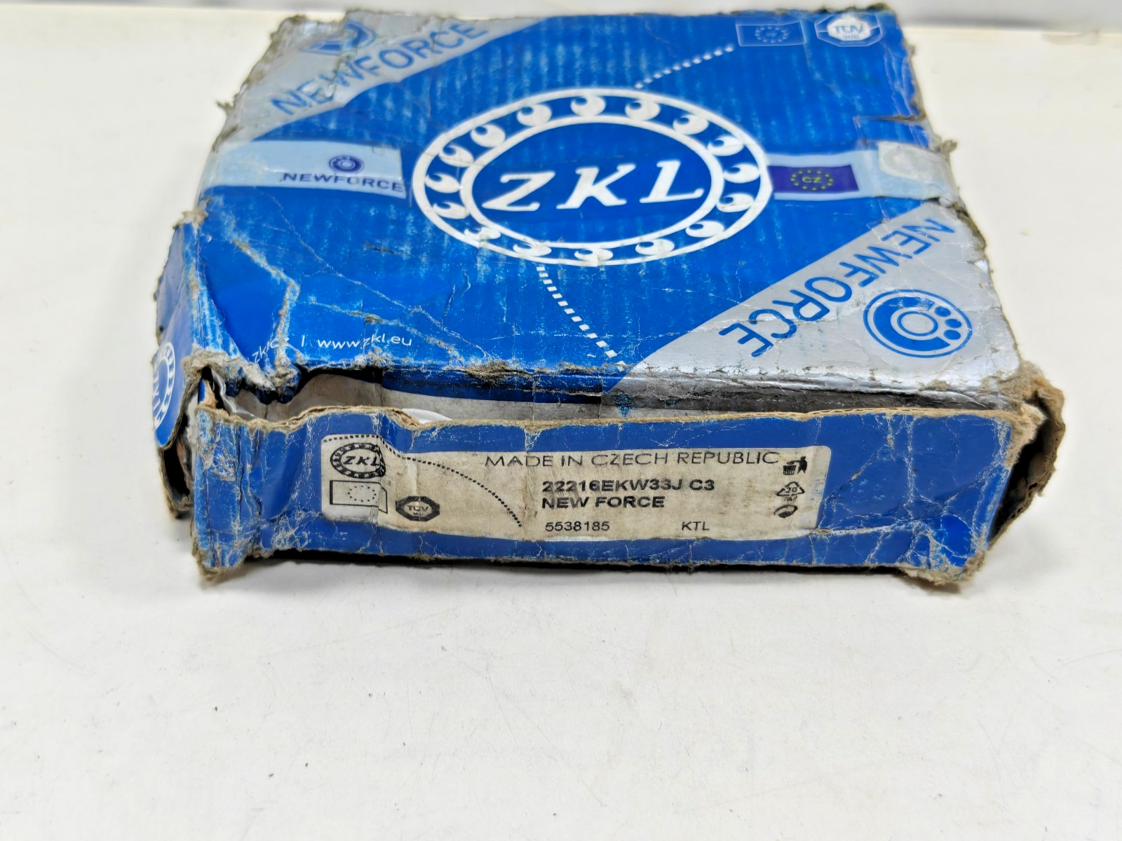 22216EKW33J C3 ZKL Spherical Roller Bearing ZKL 22216-EK-W33-J-C3 Tapered Bore