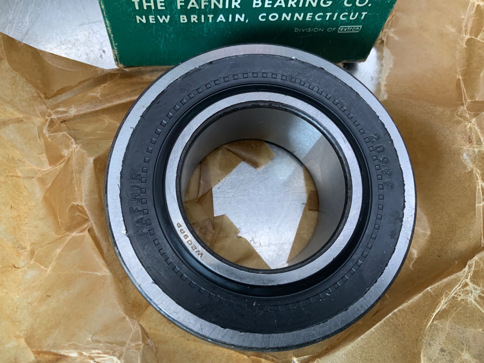 Fafnir W209PP Radial/Deep Groove Ball Bearing – Straight Bore, 45 mm ID