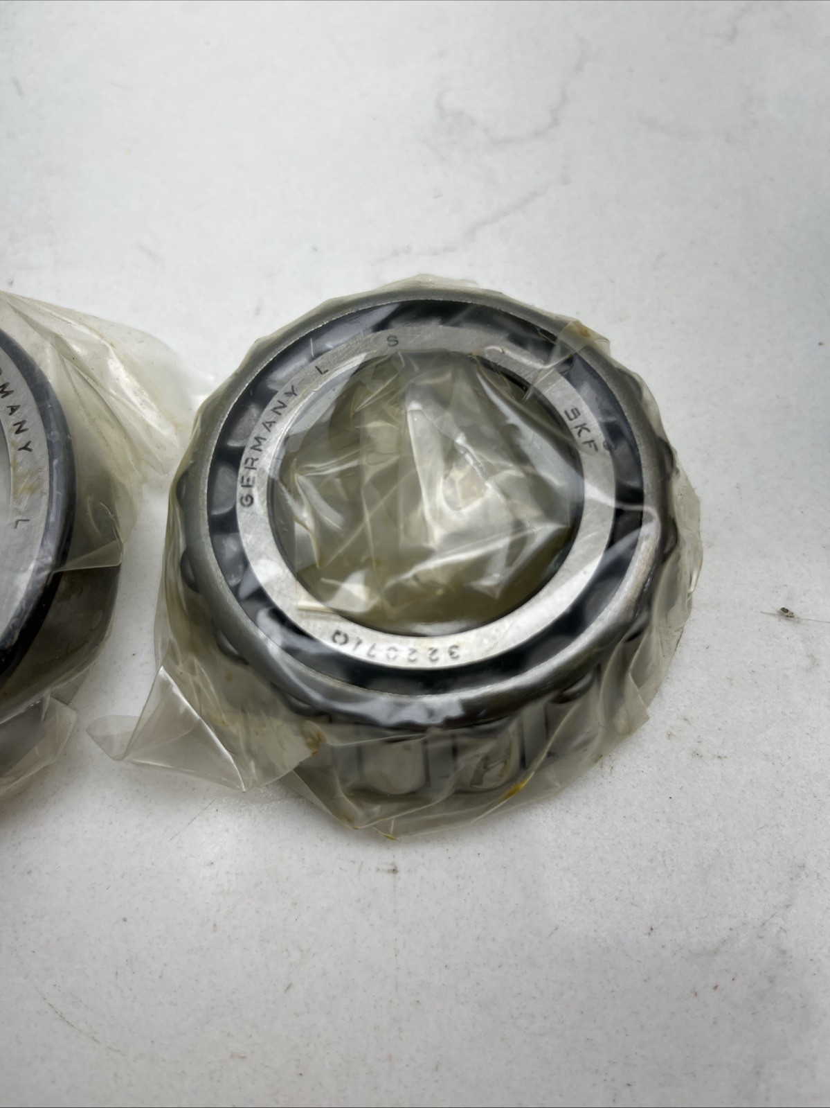 32207-J2 SKF Tapered Roller Bearing