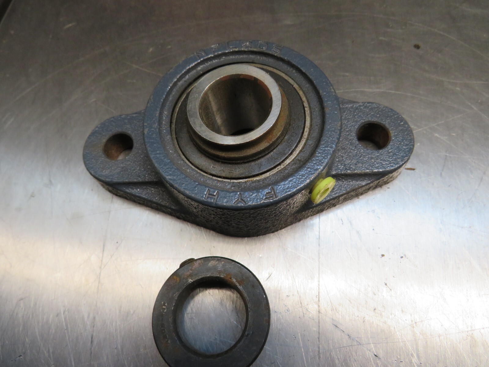 FYH FL205 Flange w/ NA205-14 Insert + Collar
