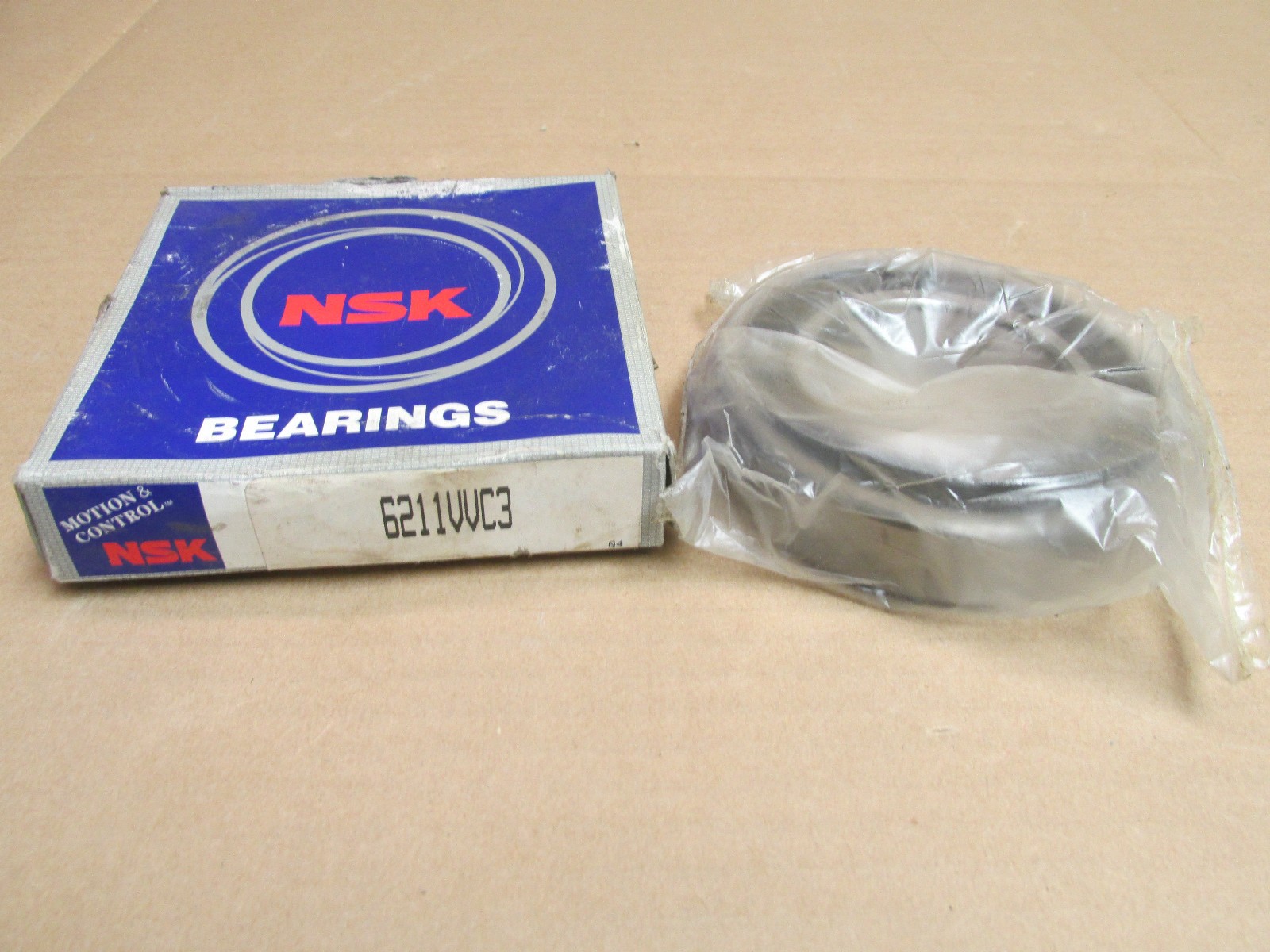 NSK 6211VVC3 Bearing Rubber Seals 55x100x21 mm 6211 VV 2RS C3 6211RS Japan