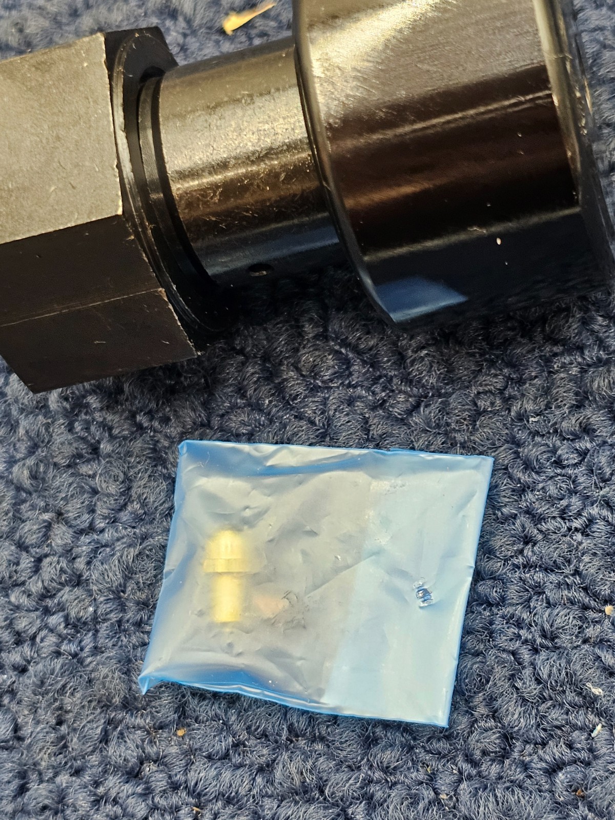 IKO CRH28VB Cam Follower Full Complement Carbon Steel Cylindrical Outer Ring
