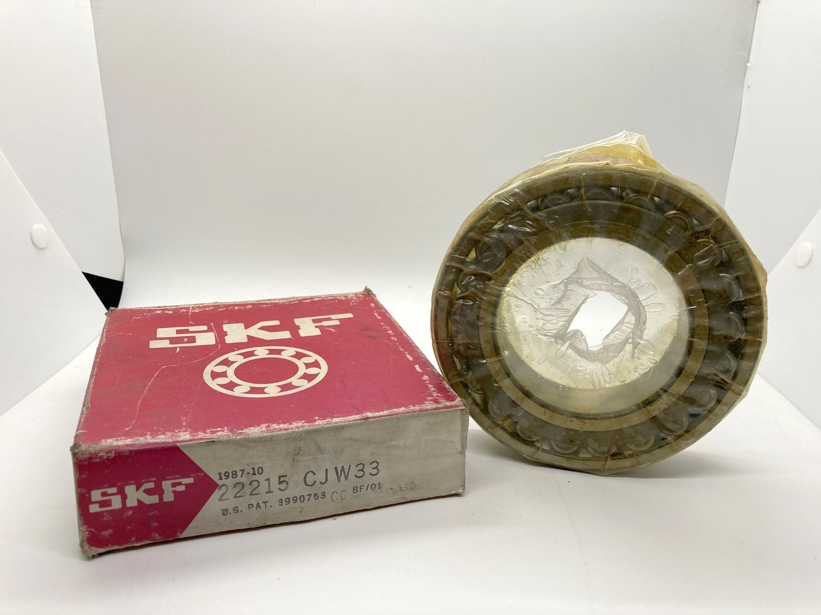 SKF 22215 CC/W33 CJW33 Spherical Roller Bearing 75x130x31mm NEW IN BOX