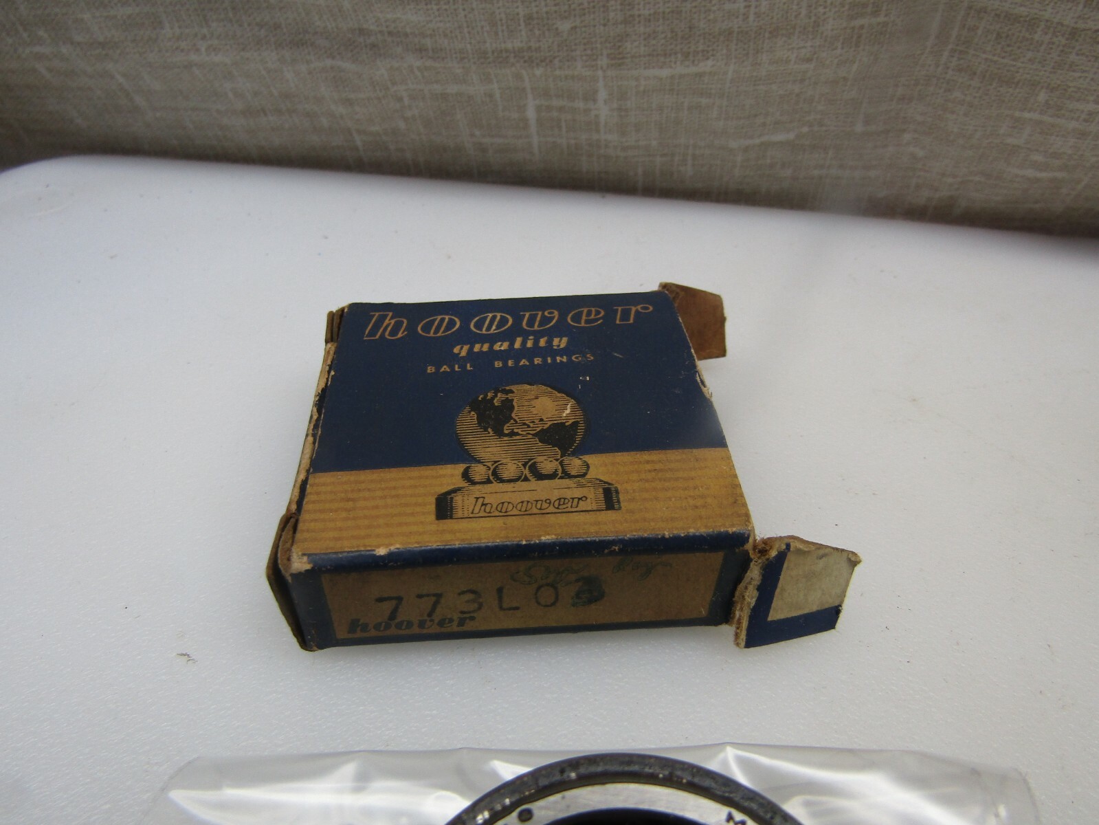 Hoover Vintage Automotive 773L03, 6203-2RSNR 17mmX40mmX12 mm Snap Ring Bearing