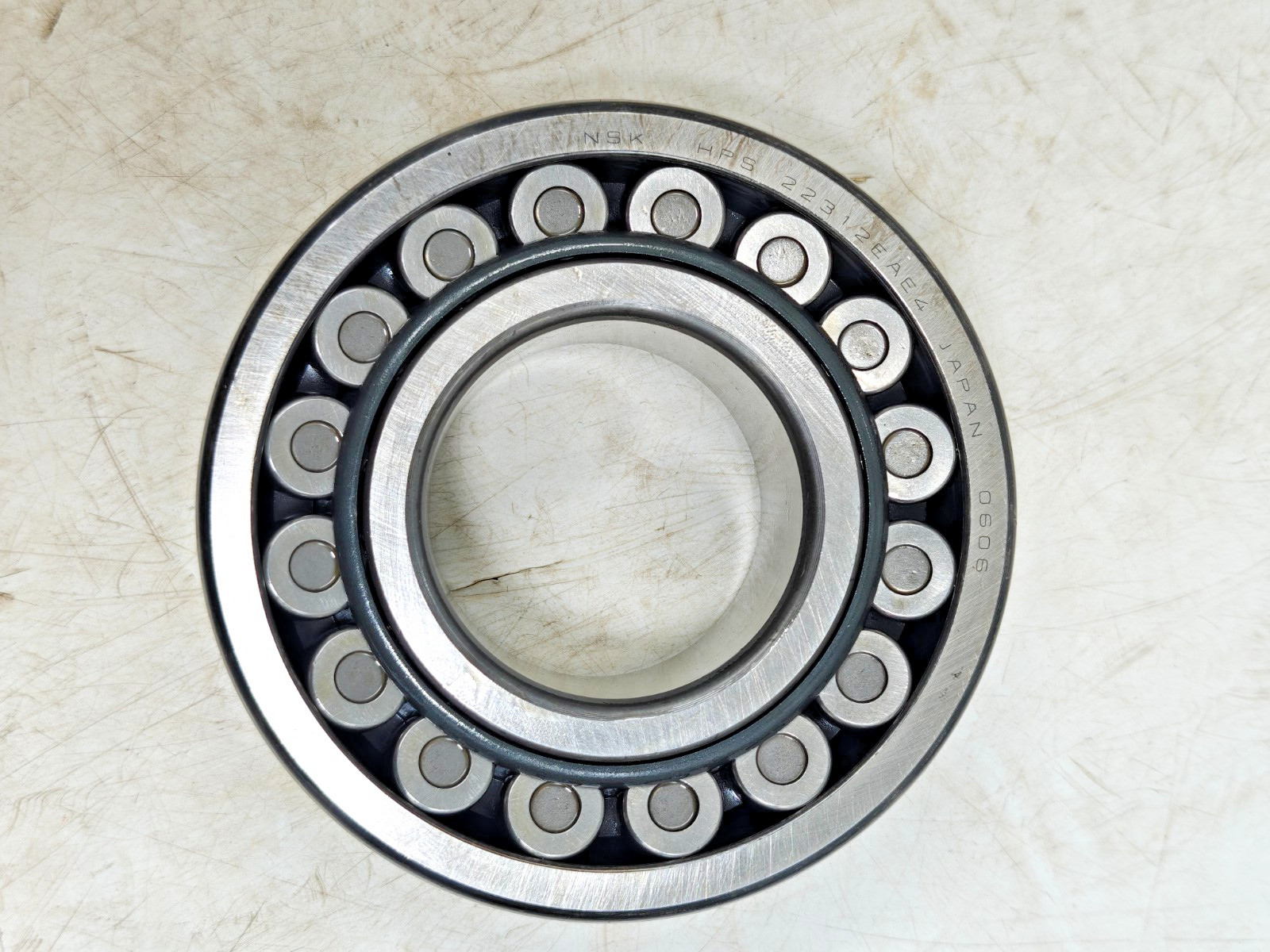 22312 EAE4 NSK Spherical Roller Bearing NSK 22312EAE4 Straight Bore 60x130x46mm