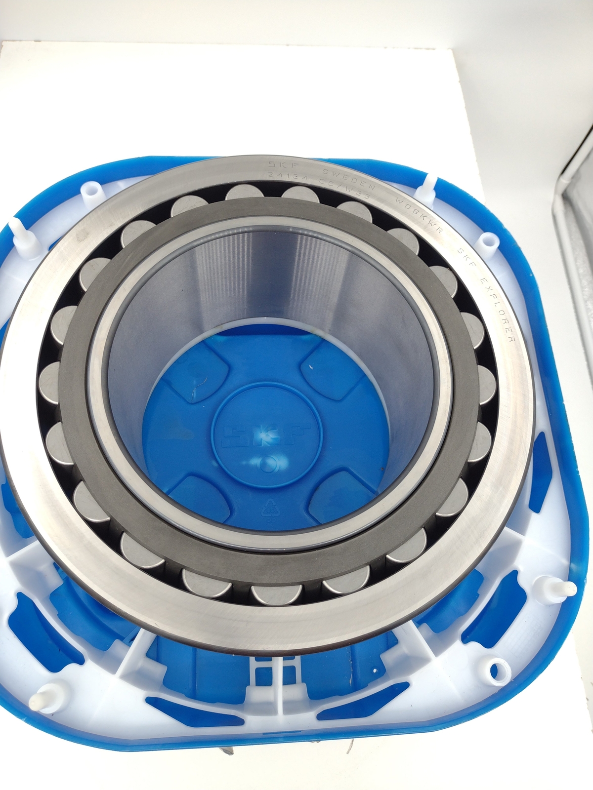 ** SKF Explorer 24134 CC/W33 Spherical Roller Bearing