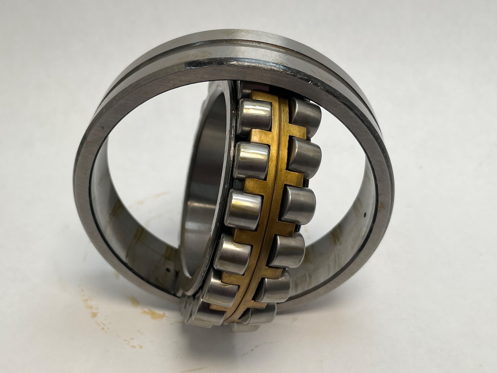 OCM 22215KMBW33 Spherical Bearing 75x130x31 mm 22215-K-MB-CO-W33