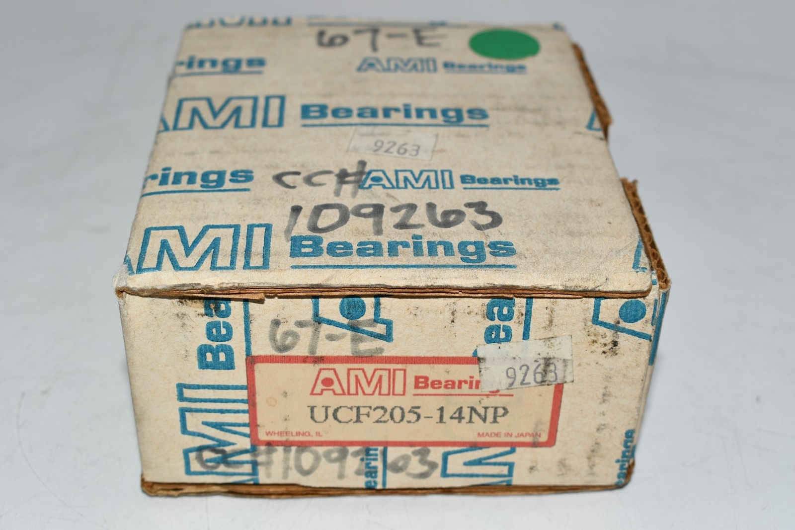 AMI Bearings UCF205-14NP Flange-Mount Ball Bearing Unit – 7/8 in Bore, 4-Bolt Fl