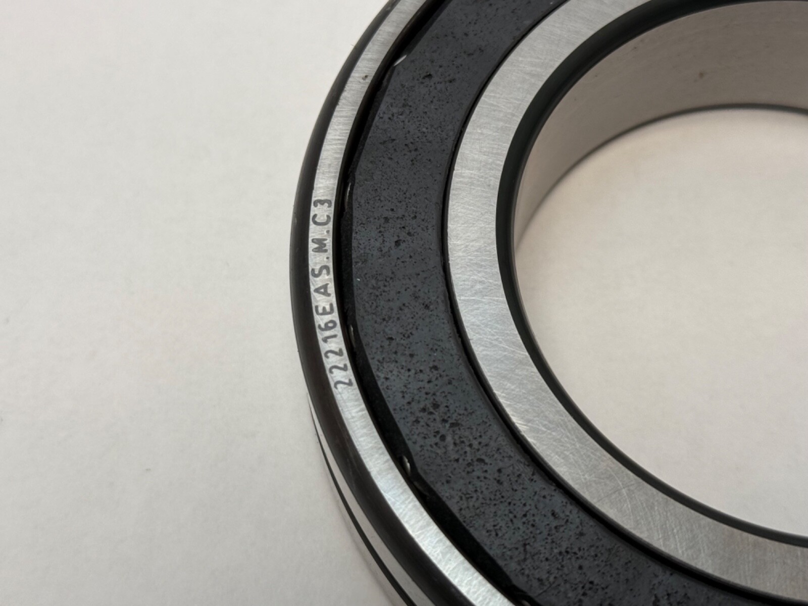 FAG 22216EAS.M.C3 Bearing 22216E 22216-E-A-S-M-C3-W33 80x140x33 mm