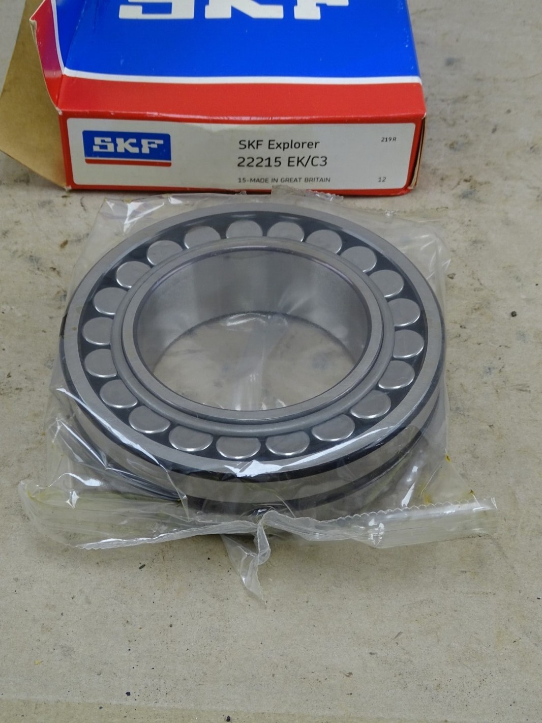 SKF Explorer Spherical Roller Bearing , 22215 EK/C3