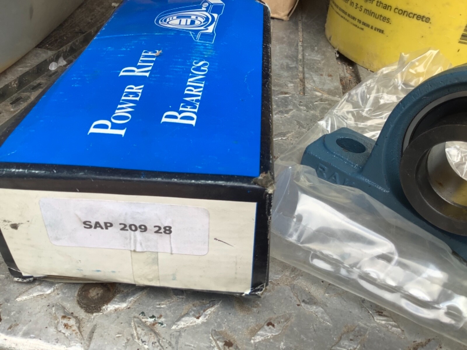 SAP209-28G TTN Pillow Block Light Duty Insert Eccentric Locking Collar