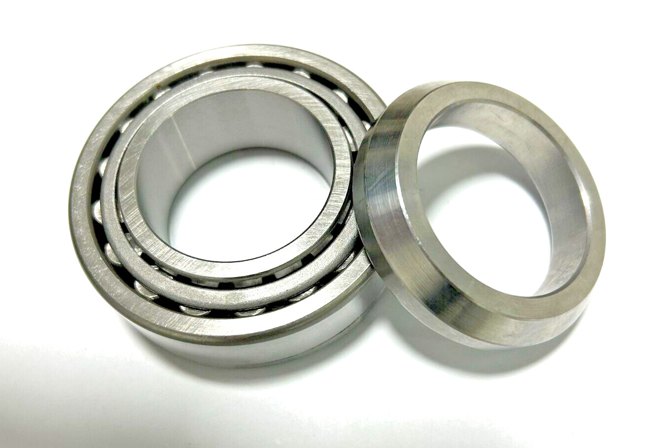 Taper Roller Bearing U497/U460L For Nissan Titan Axle Wheel bearing kit D40
