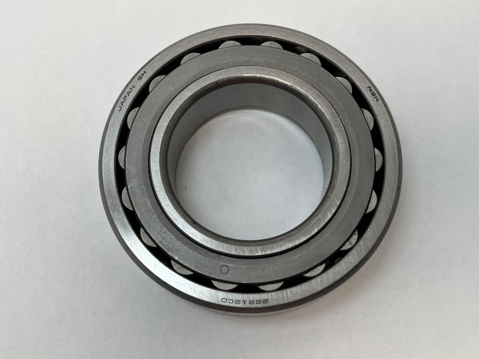 NSK 22212CD Bearing 60x110x28 mm 22212-CD 22212CJ 22212C Japan