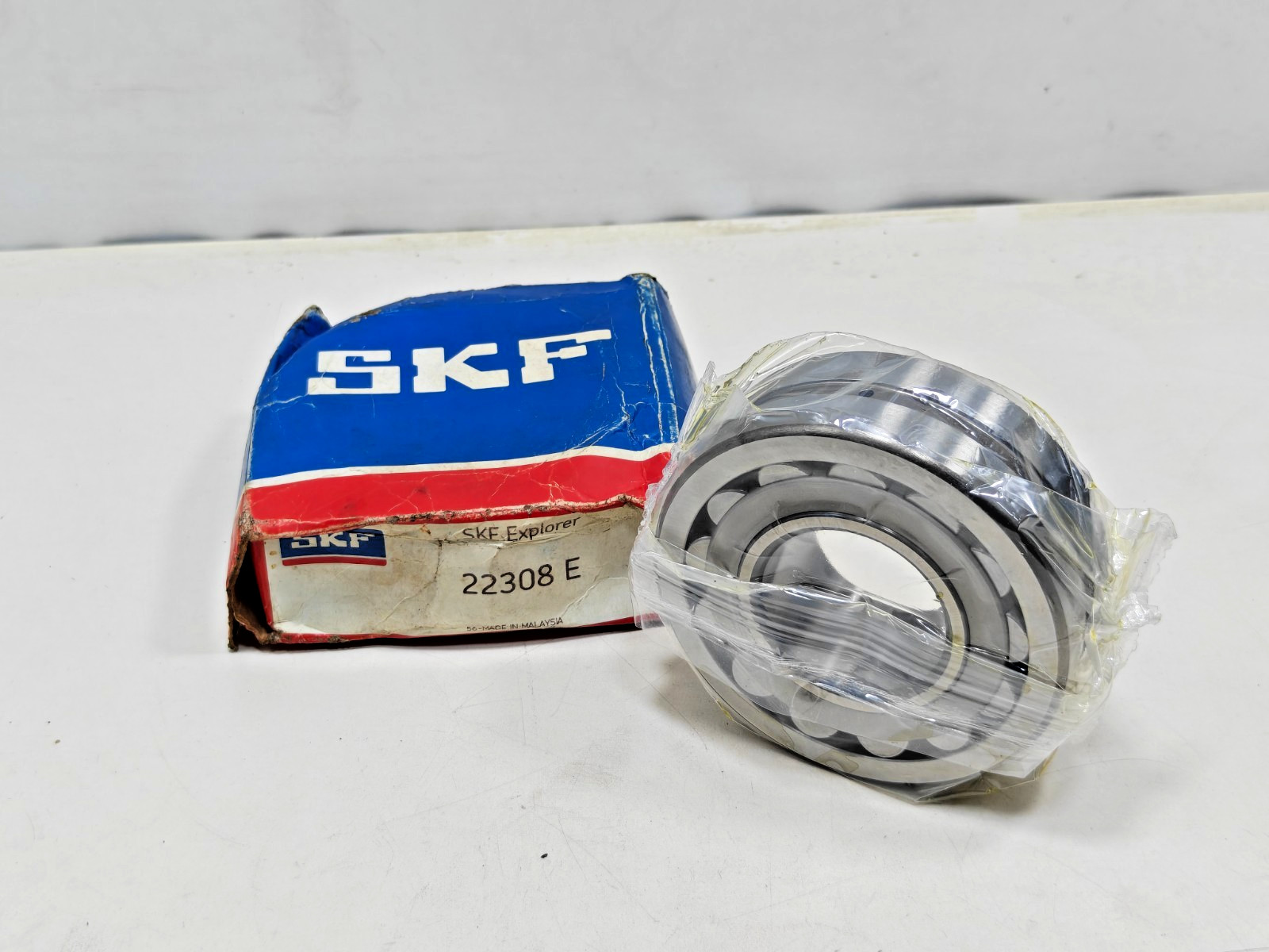 22308E SKF Explorer Spherical Roller Bearing SKF 22308-E 40x90x33 mm