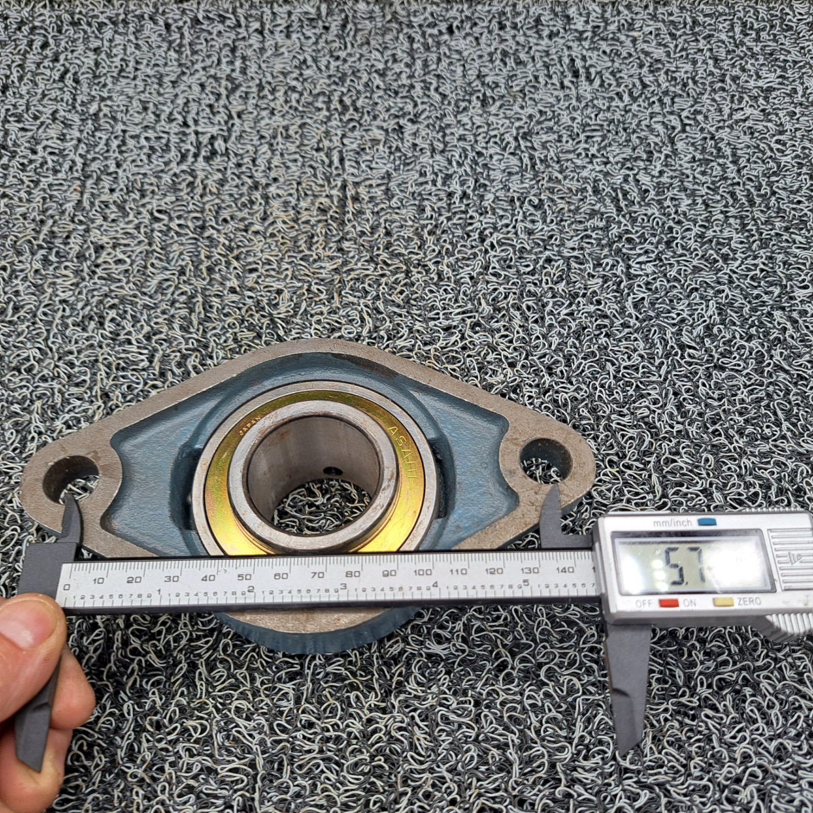 AMI FL208 24 2 Bolt Flange Block UC208 Bearing; 2 Bolt ; 1-1/2 in. Bore