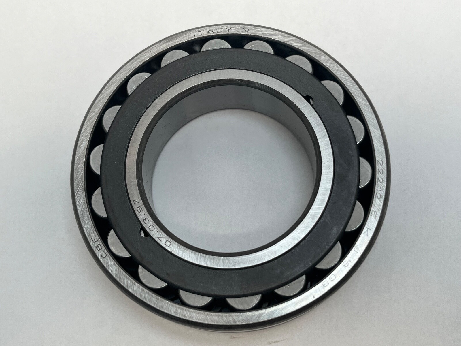 CBF 22212ESKJW33 Spherical Bearing 60x110x28 mm 22212-E-S-K-J-W33 Italy