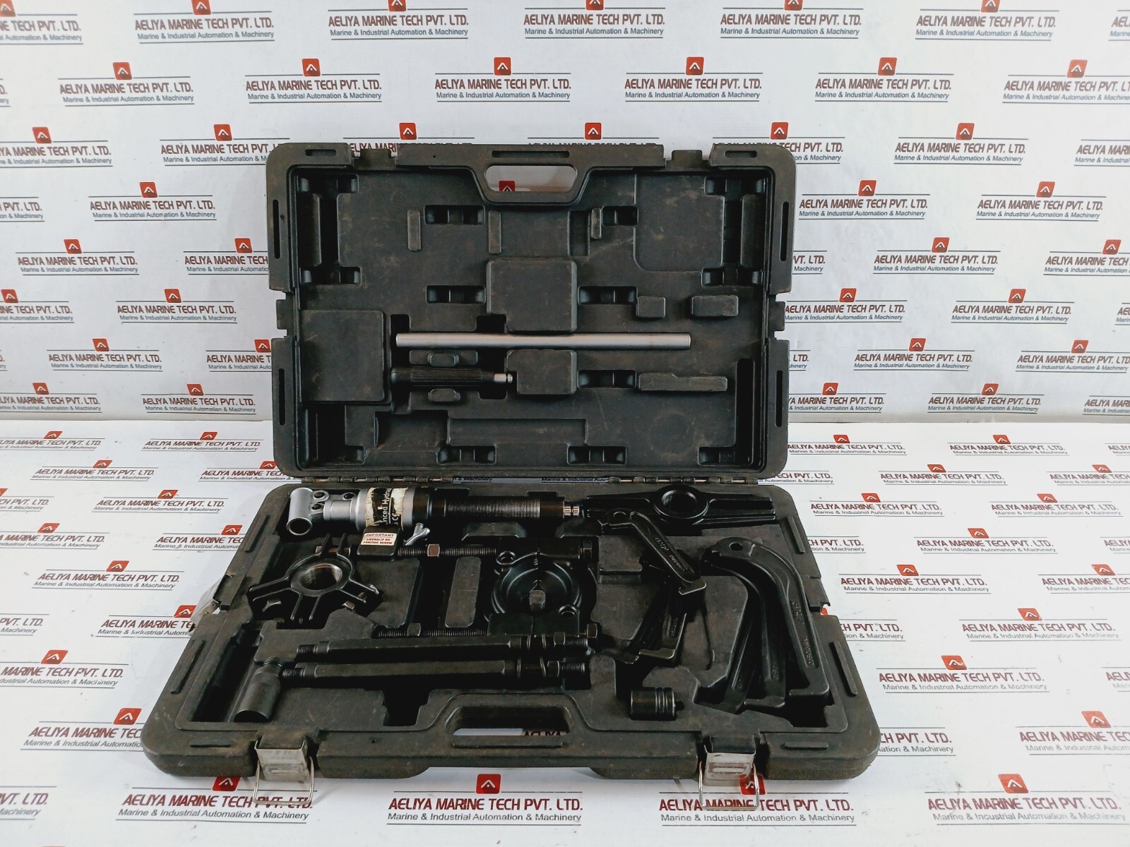 SKF TMHC 110E Hydraulic Bearing Puller TMHS 8-50 Kit