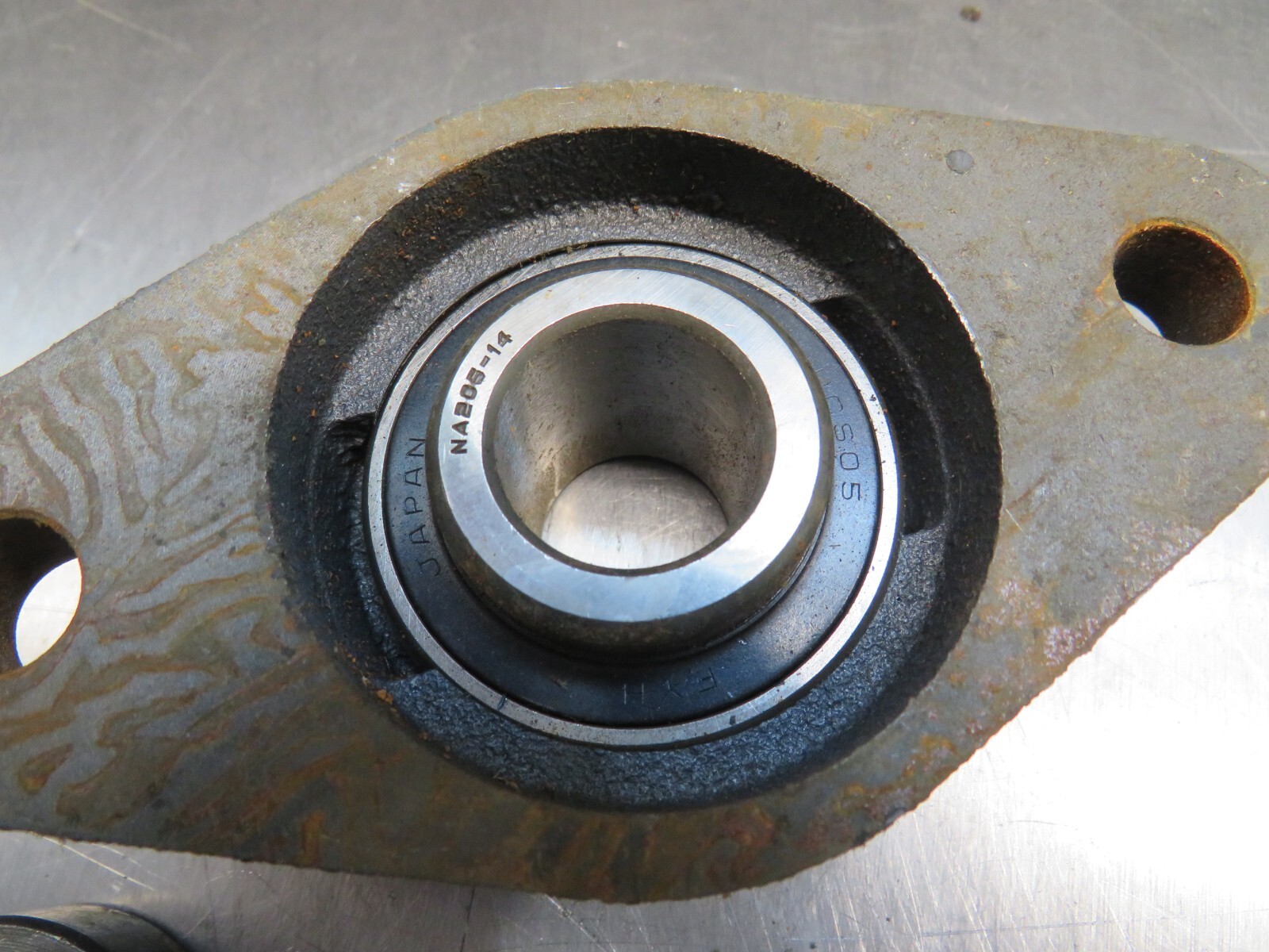 FYH FL205 Flange w/ NA205-14 Insert + Collar