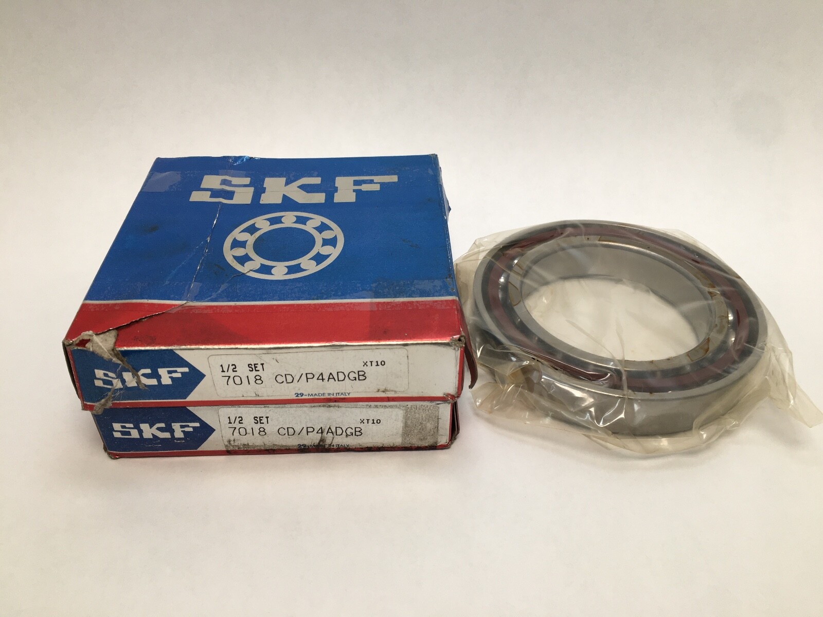 SKF 7018-CD/P4ADGB Angular Bearing 90x140x24 mm 7018-CD-P4A-DGB Italy 2 pcs