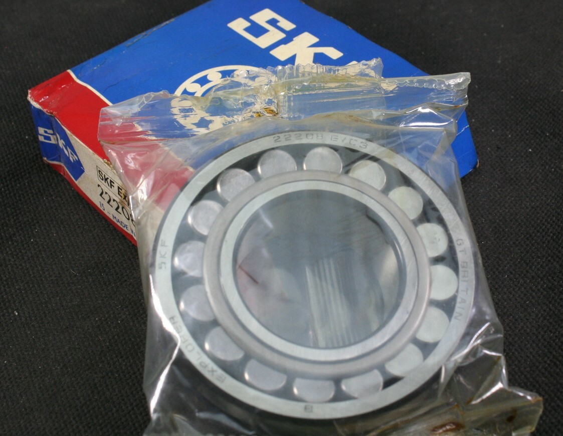 One (1) SKF 22208 E C3 Spherical Roller Bearing 50 MM ID Great Britain NEW