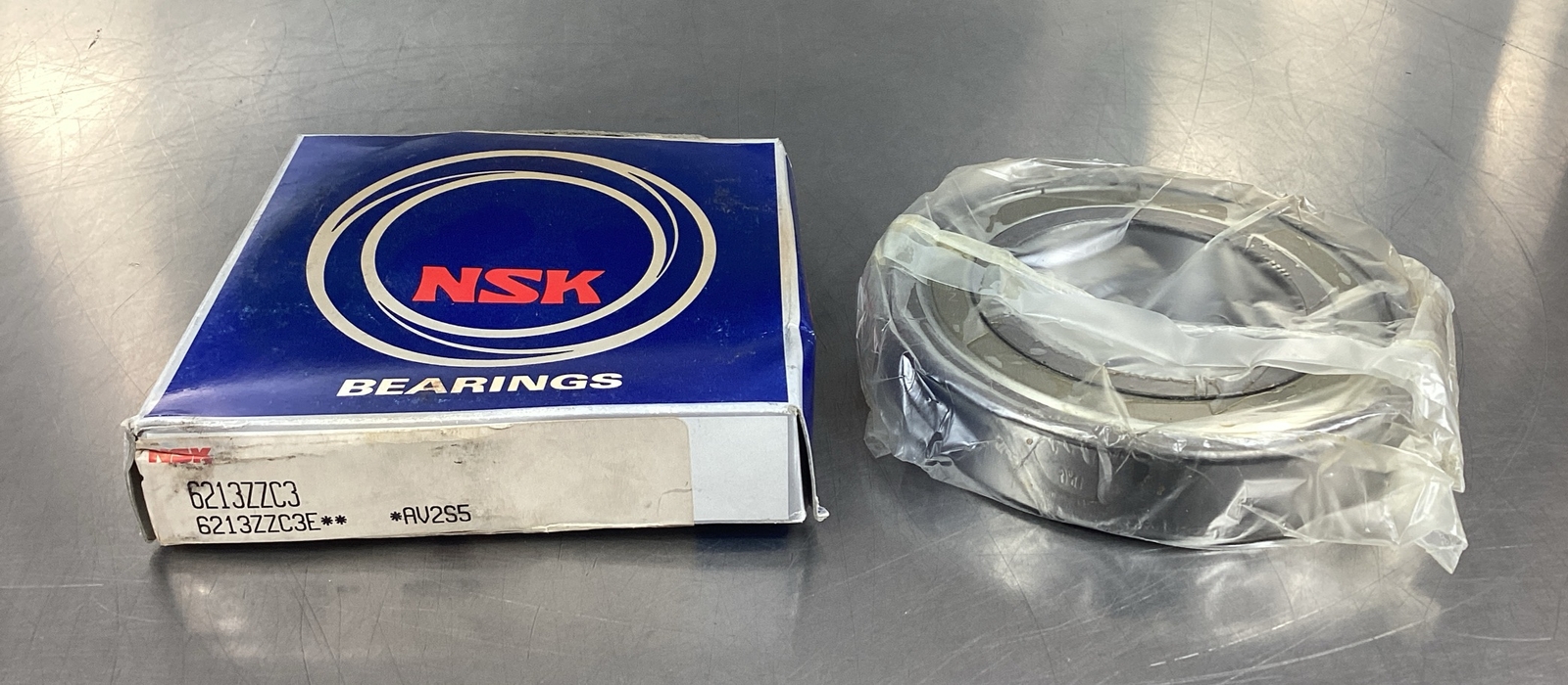 NSK 6213ZZC3 Ball Bearing 6213ZZC3E AV2S5 6B-2