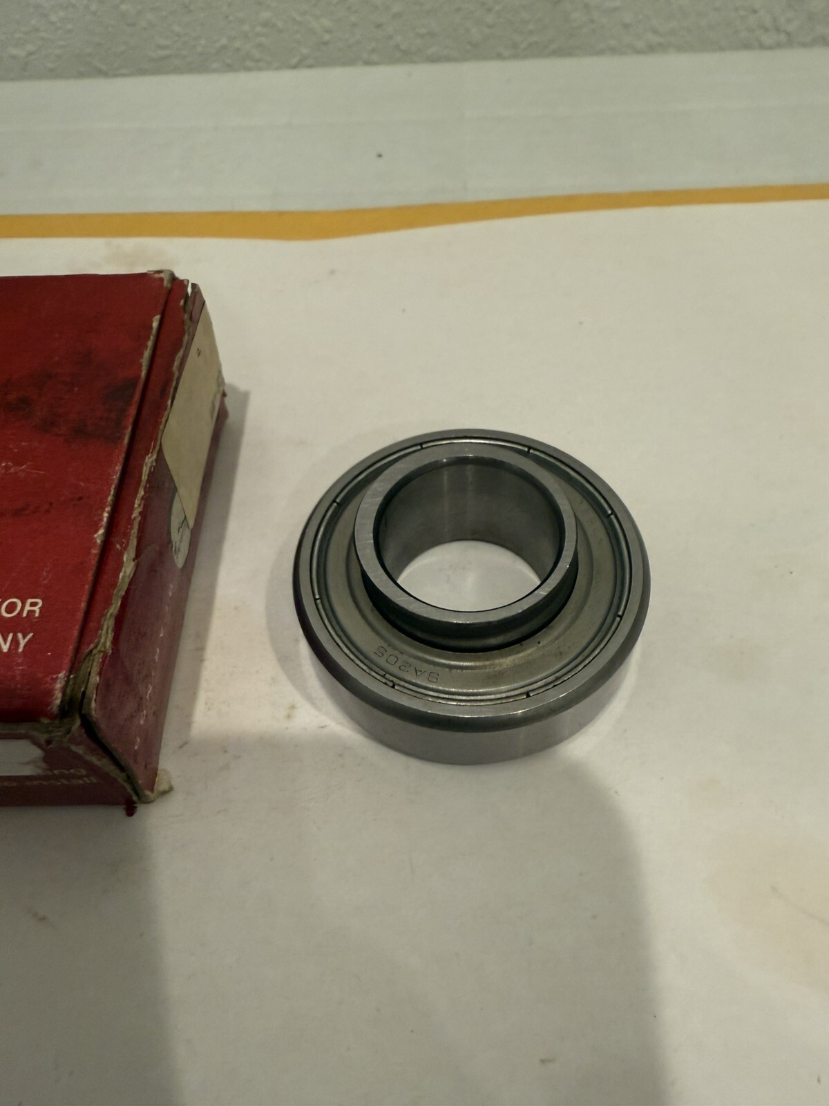 New NBR SA205 W/COL Insert Bearing, 0.9843″ ID, 2.0472″ OD, 1.2205″ OD