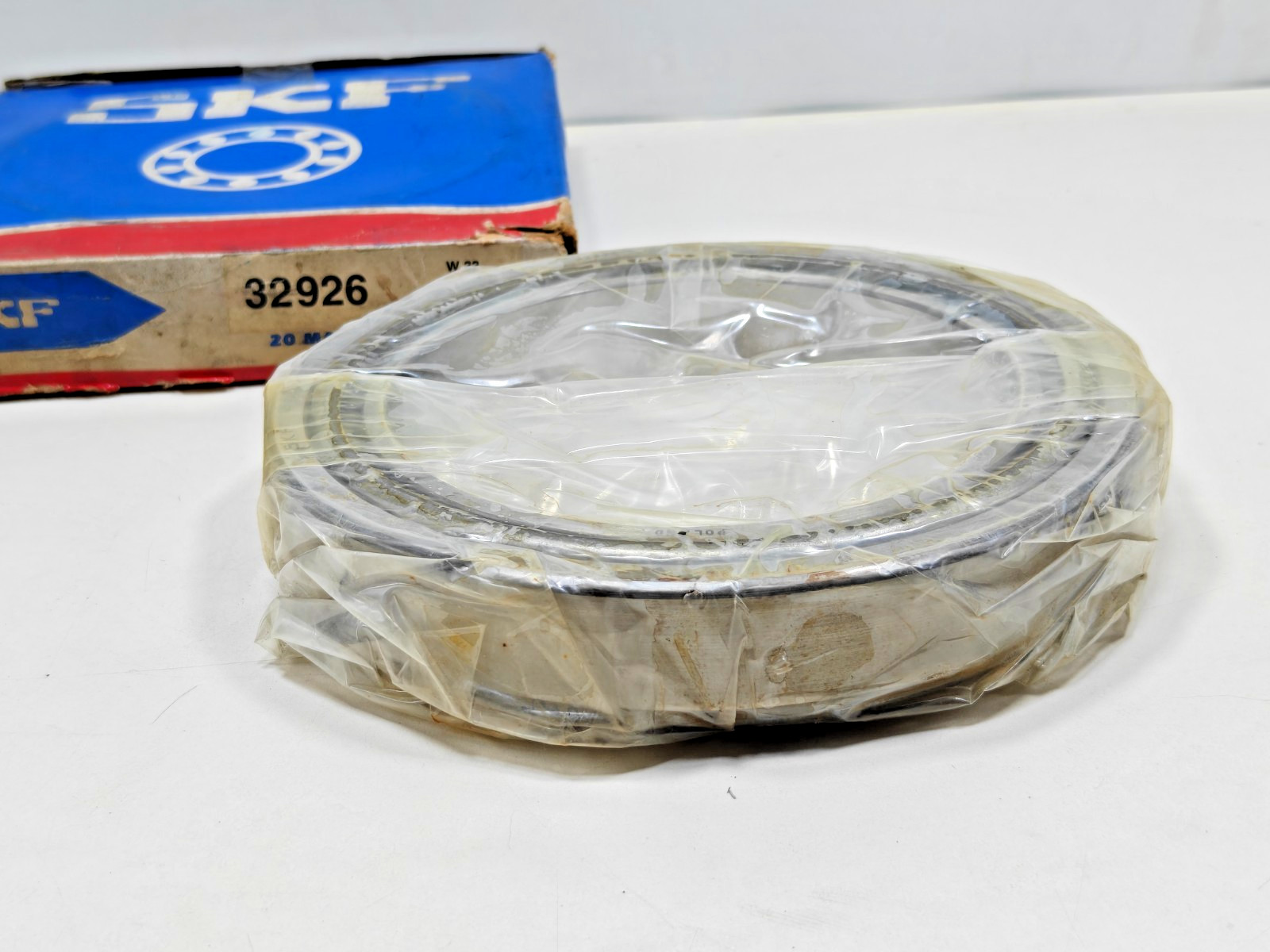 32926 SKF Tapered Roller Bearing Cone&Cup SKF 32926 Poland New 130x180x32mm
