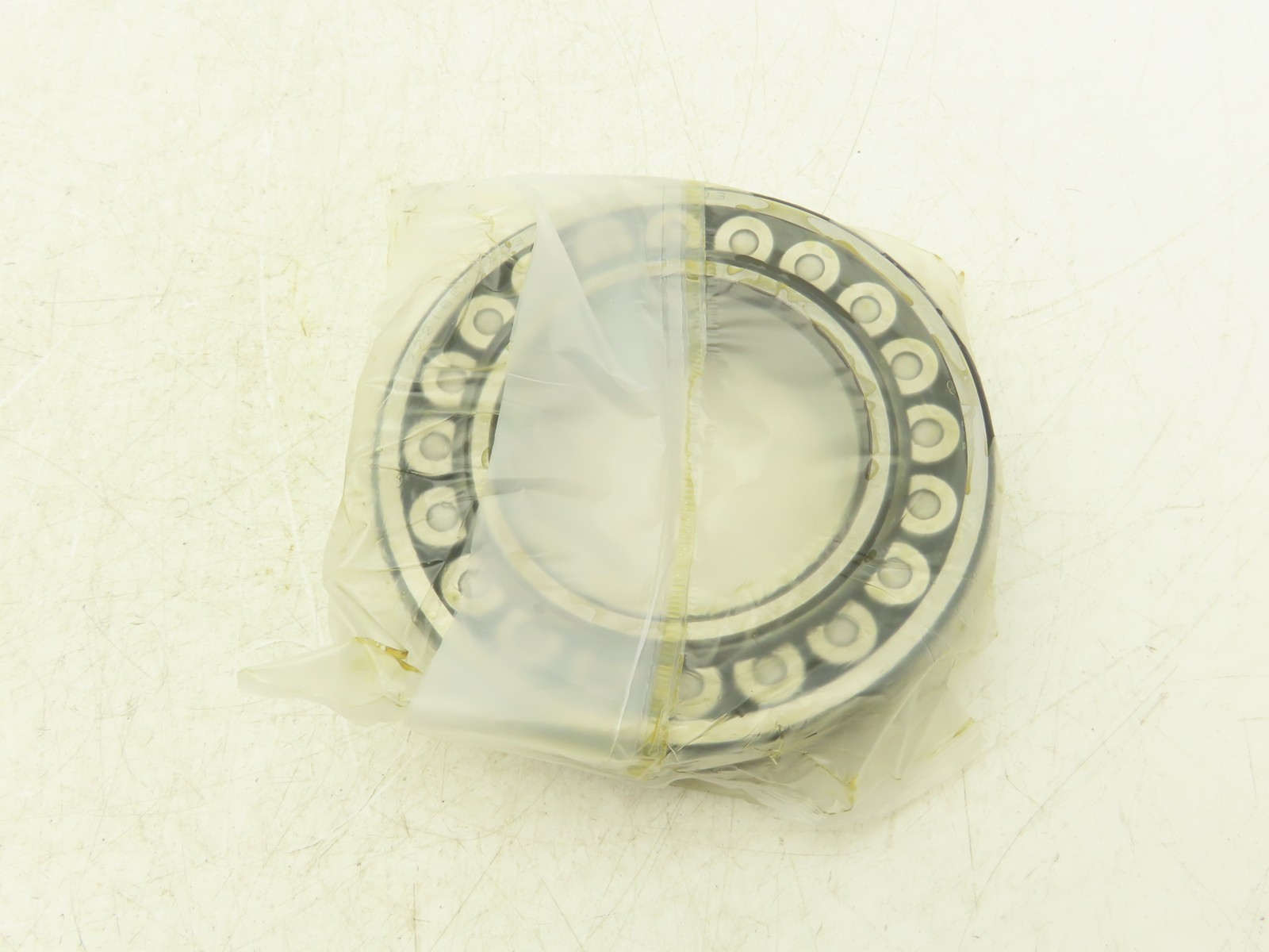 NSK 22216EAE4C3 Spherical Roller Bearing 80mm-ID x 140mm-OD x 33mm-Width