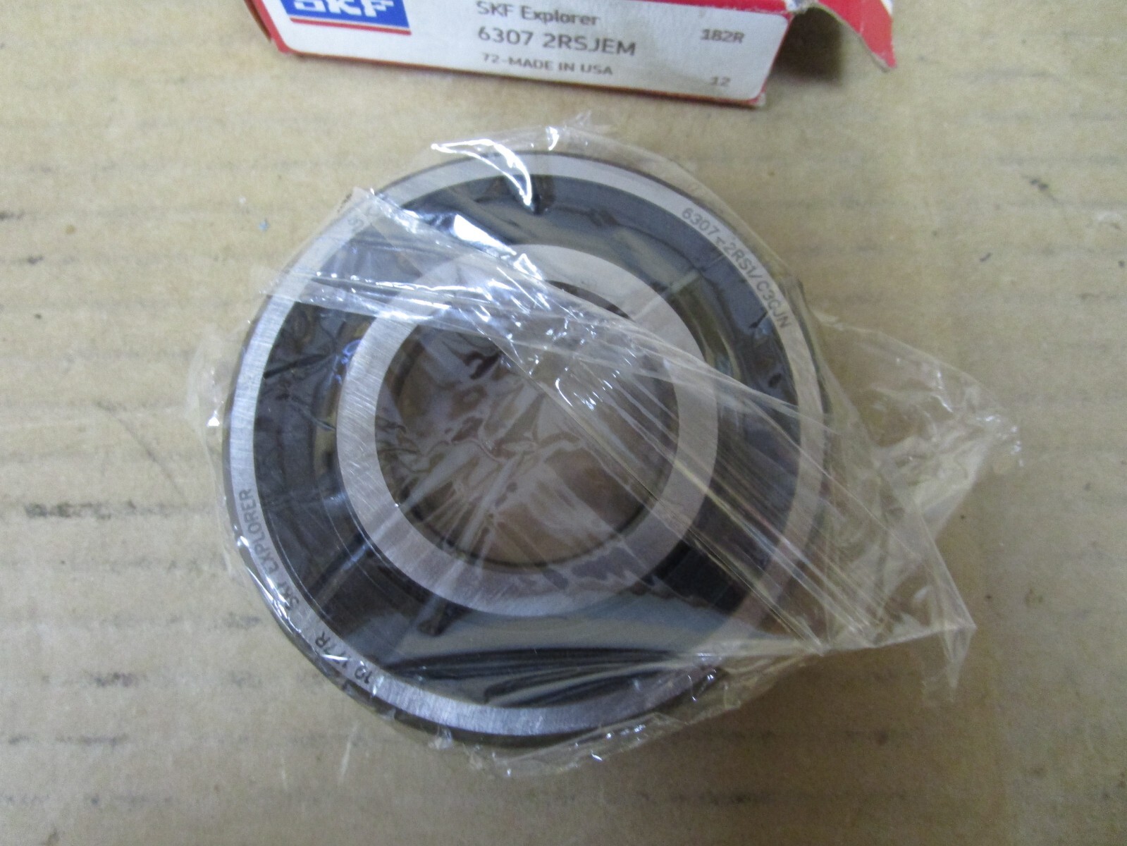 NEW SKF DEEP GROOVE BALL BEARING 6307 2RSJEM