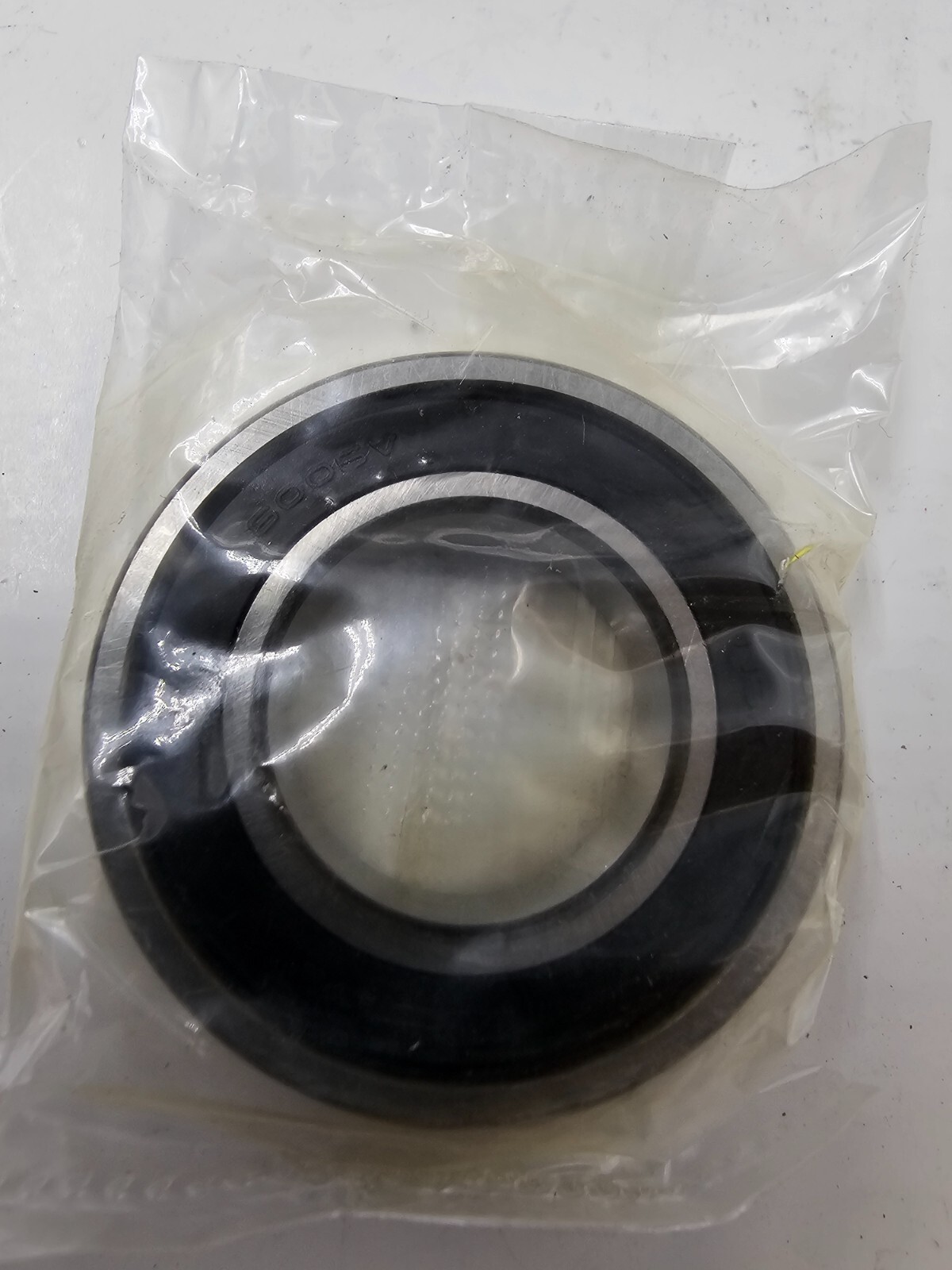 QTY 4 NSK SEALED BALL BEARING 6005VVC3 Radial Deep Groove Straight Bore 25 mm