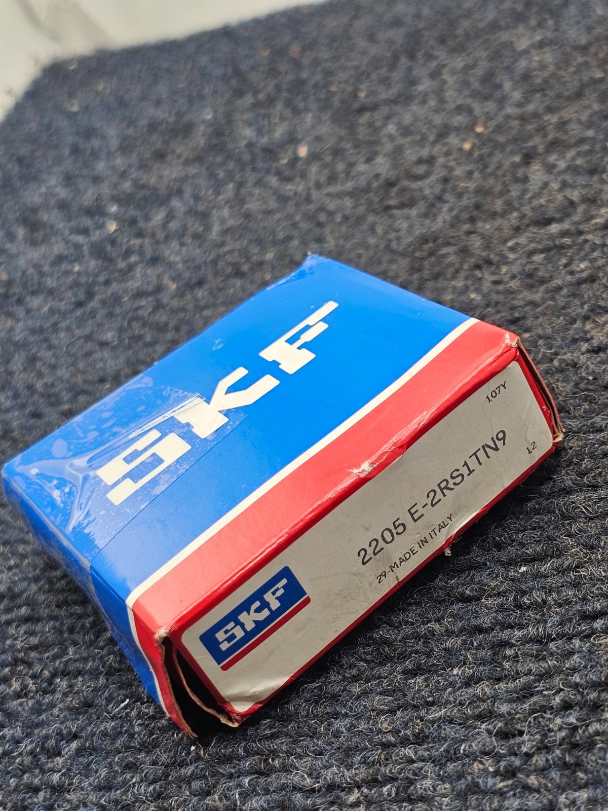 SKF 2205 E-2RS1TN9 Self-Aligning Ball Bearing, Double Sealed, 25mm I.D, 52mm O.D