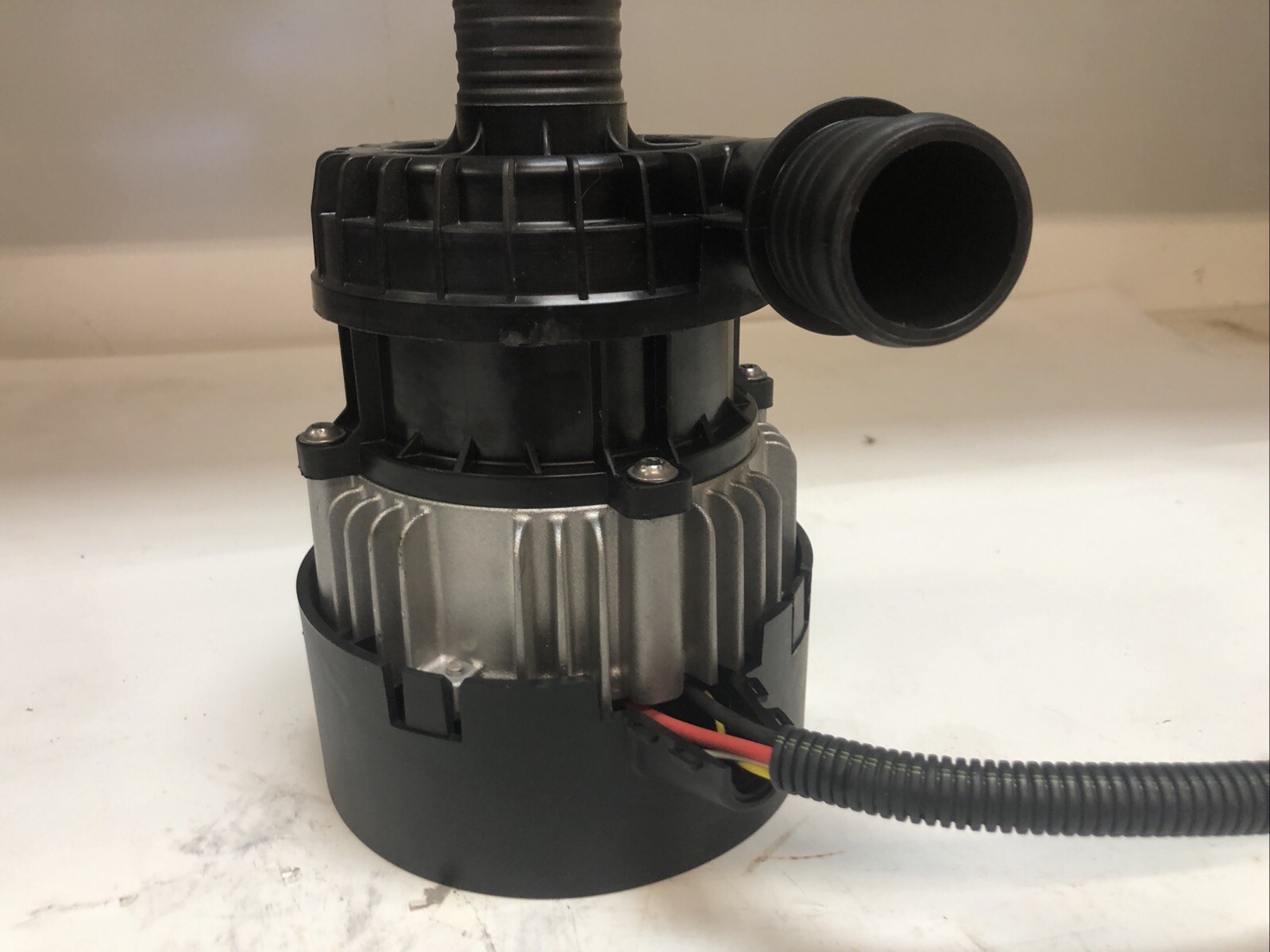 1 New VALEO Water Pump SPUMP 260 CAN 05, 11138177A, 24V/260W |U.S.A. Seller| *