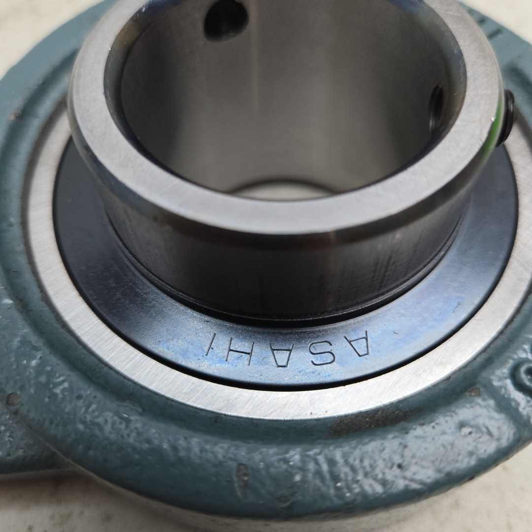 Ami Bearings UCFK208 Flange Bracket Bearing 40mm Bore 1-9/16″ 3 Bolt New